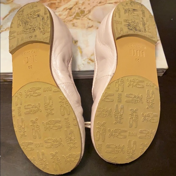 Bloch brand shoes for the lil ballerina 🩰size 23 - Picture 2 of 8